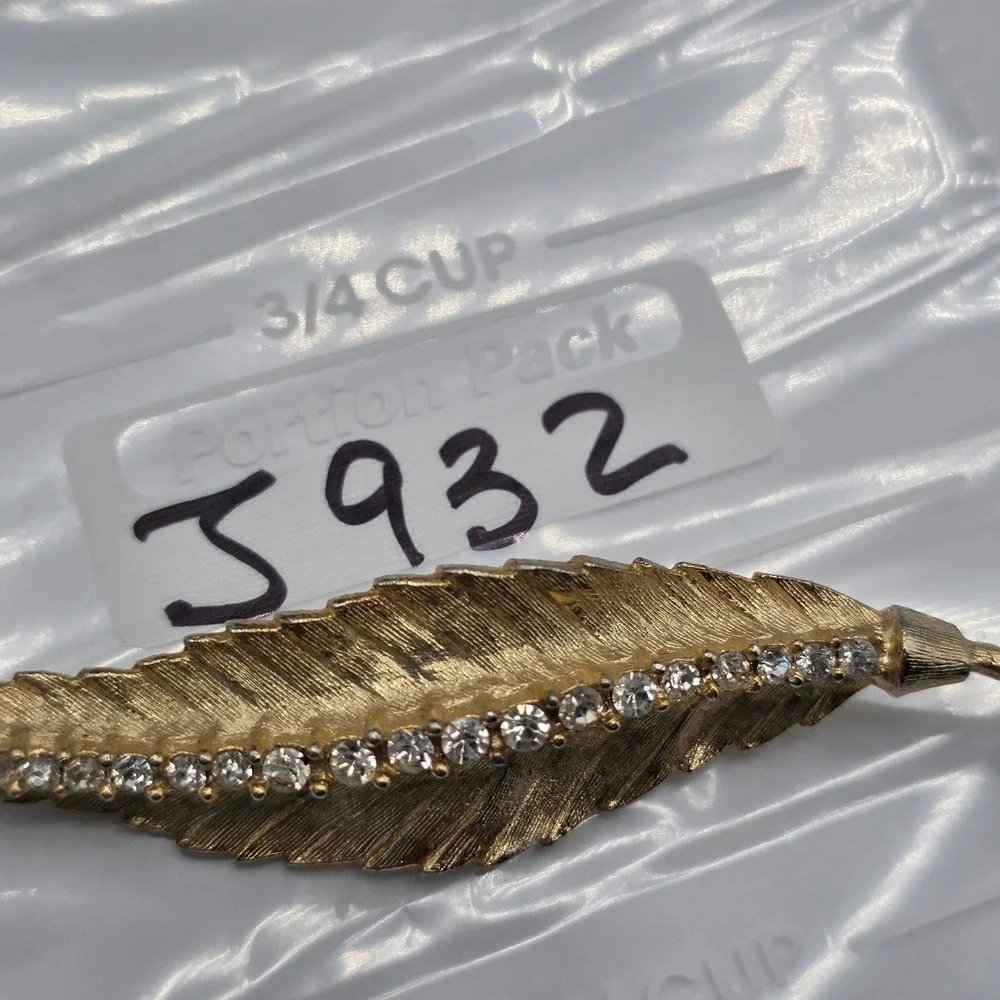 Vintage Gold Tone Rhinestone Leaf Brooch Textured Feather Botanical Pin Retro